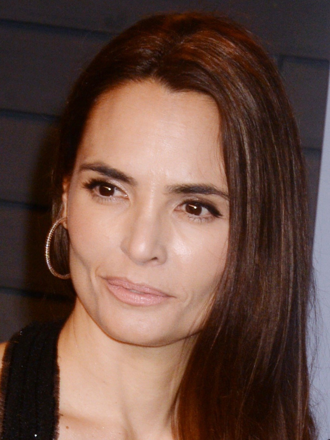 How tall is Talisa Soto?